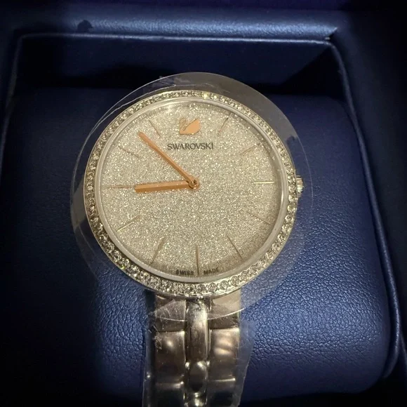 Swarovski Cosmopolitan Crystal watch - Picture 3 of 10